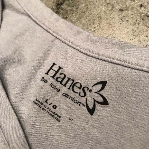 Women’s Hanes L Grey T-Shirt Leopard Decal 🐆 - Picture 3 of 5